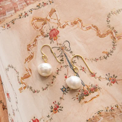 Earring with pearls and 24k gold plated silver